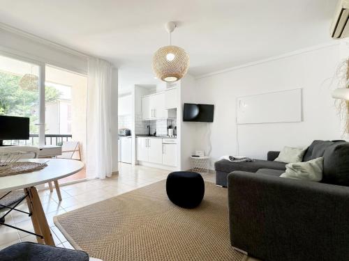 Apt Tamarells Pinaret 350m to the beach By JS Villas