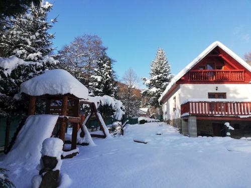 Το Chalupa Rozália τον χειμώνα