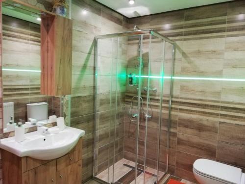 Ένα μπάνιο στο Chalupa Rozália