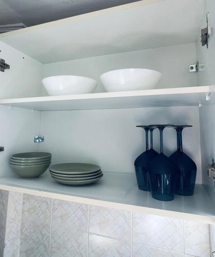 アテネにあるKontaStudioの台所の棚