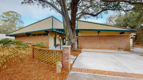 Imagen de la galería de Great Dunes Cottage, en Jekyll Island