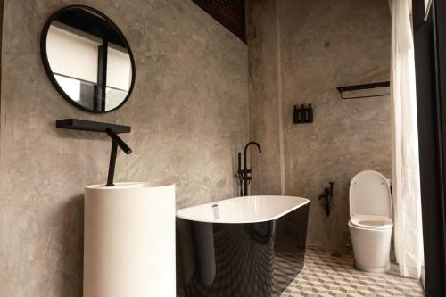 Koupelna v ubytování Playce Hotel