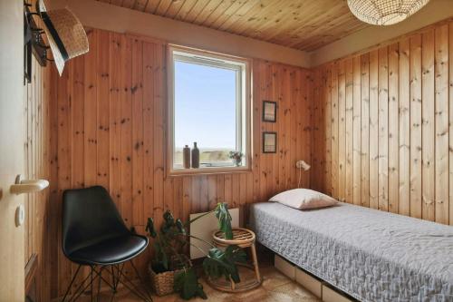Ένα ή περισσότερα κρεβάτια σε δωμάτιο στο Wooden House By Sletterhage Lighthouse On Helgenæs