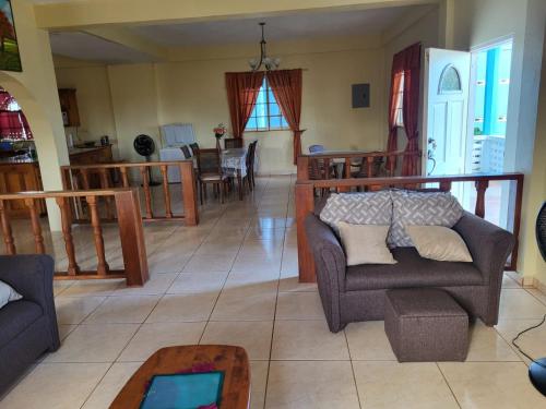 Posezení v ubytování OceanView Villa