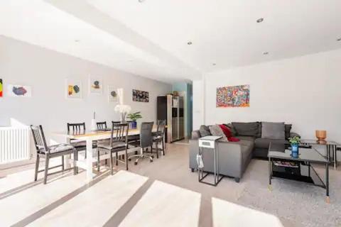 Posezení v ubytování Luxurious Modern Spacious house in London Brixton