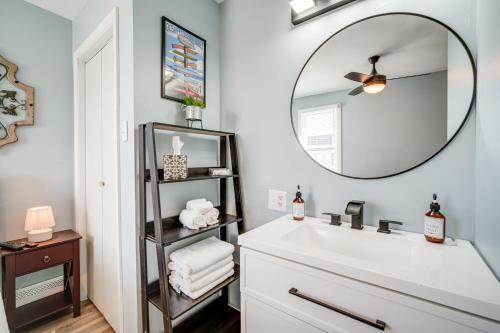 Koupelna v ubytování Walk to Beach and Boardwalk Ocean City Haven!