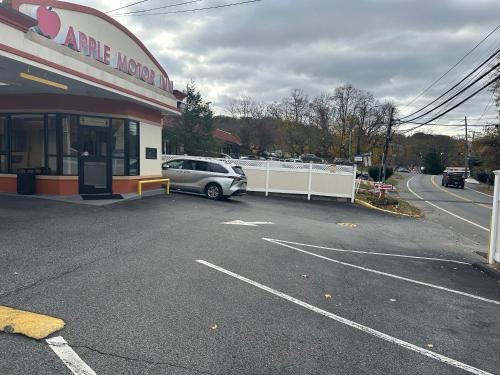 Afbeelding uit fotogalerij van Apple Motel in Ardsley