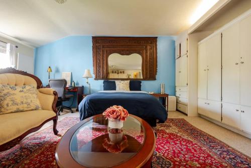 Posezení v ubytování Elegant Spacious Prvt Studio Upscale Berkeley