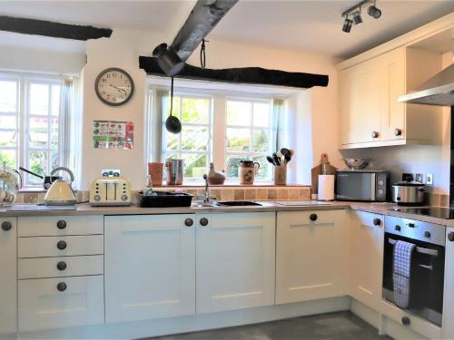 Köök või kööginurk majutusasutuses 3 Bed in Carnforth 96319