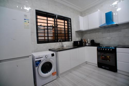 Cuina o zona de cuina de Regis Homes Int