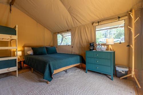 Postel nebo postele na pokoji v ubytování Lakeside Boutique Escape by Lake Livingston