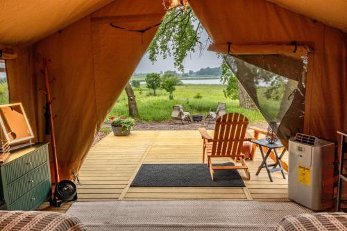 Balkón nebo terasa v ubytování Boutique Vineyard Stay at Painted Prairie