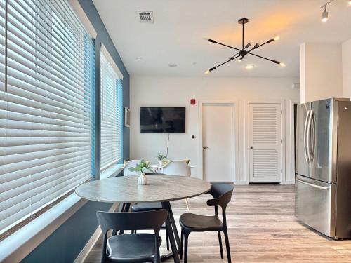 TV a/nebo společenská místnost v ubytování Luxury 5Beds 3Baths 2Balcony Penthouse 542Blvd