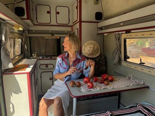 rent a Blue Classics's campervan MB100 verde - Algarve - Portugal