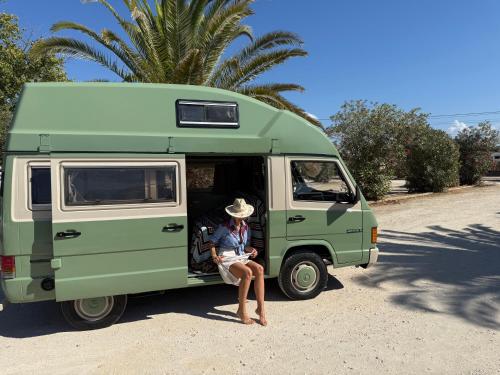 Hosté ubytování rent a Blue Classics's campervan MB100 verde - Algarve - Portugal