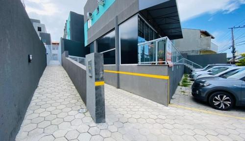 Το κτήριο όπου στεγάζεται  το διαμέρισμα