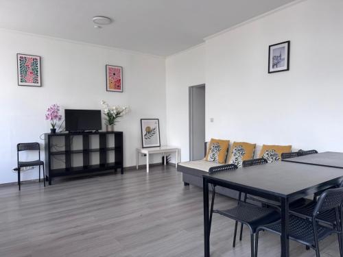 Ảnh trong thư viện ảnh của Apartments Plantin 3 sleeping rooms 2 bathrooms. ở Antwerpen