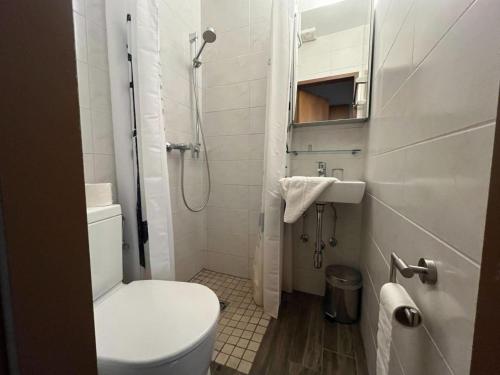 Ένα μπάνιο στο Mariazellerhof Room 012