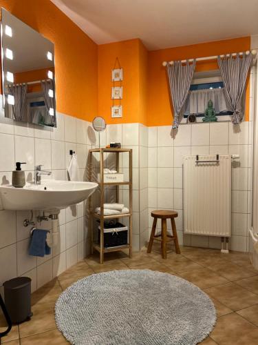 Kuchyň nebo kuchyňský kout v ubytování FeWo 55 m2 I Sachsenring 2 km