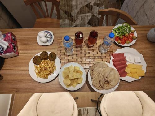 Jídlo v hotelu nebo okolí