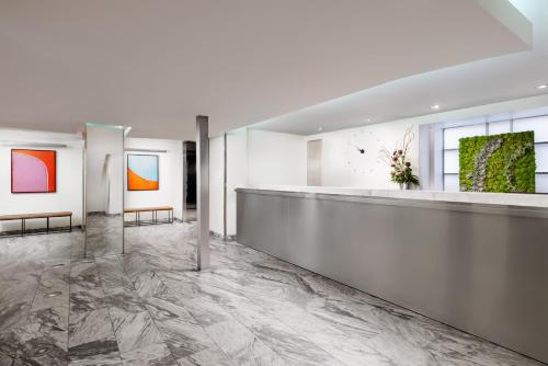 Ο χώρος του λόμπι ή της ρεσεψιόν στο Shoreham Hotel