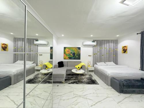 Ένα μπάνιο στο CROWN HOMEs Apartment