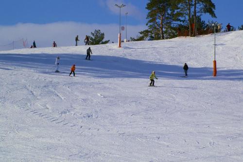 Jeziorosfera. Stodoła przy wodzie. v zimě