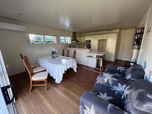 Kuchyň nebo kuchyňský kout v ubytování Epsom House close to CBD