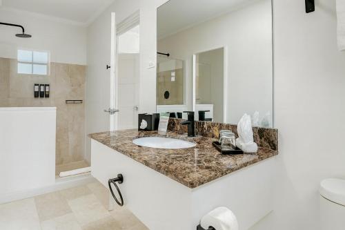 Koupelna v ubytování South Point Hotel Inc