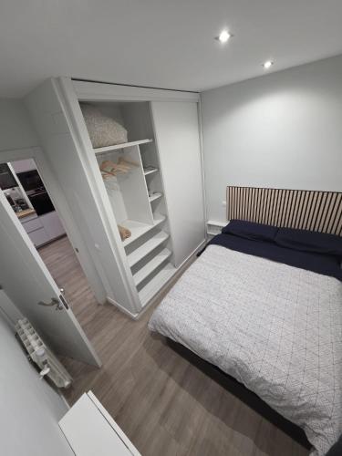 Habitación privada con baño compartido en Madrid