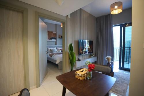 Postel nebo postele na pokoji v ubytování Joyful Journeys Downtown And Burj View Residence Business Bay