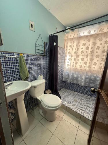 Ένα μπάνιο στο Apartment house FIDE