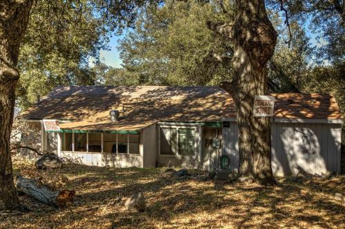 Hoone, kus puhkemaja asub