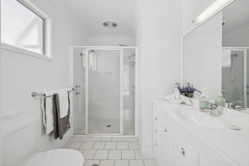 Koupelna v ubytování Beachfront Retreat - Ducted Air - Free Wifi