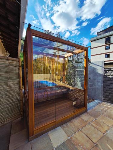 Balkón nebo terasa v ubytování Solar Itaipava Studios