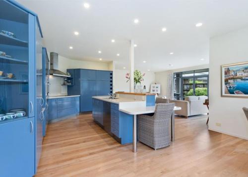 Nhà bếp/bếp nhỏ tại HARROWFIELD BEaUTY