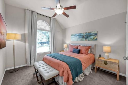 Postel nebo postele na pokoji v ubytování Aspen Drive