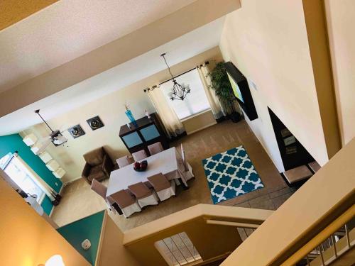 Χώρος καθιστικού στο El Paso Westside Contemporary Beautiful Big Home