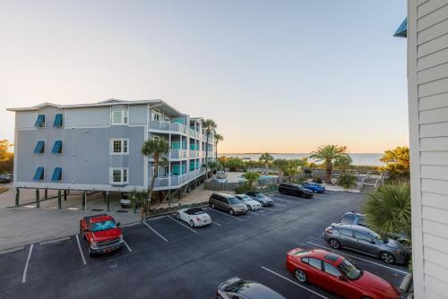 Ảnh trong thư viện ảnh của Beachfront Condo - Pool, Tennis Court, View ở Tybee Island
