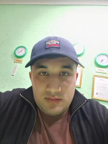 Majutusasutuses Royal Garden olev sertifikaat, autasu, silt või muu dokument