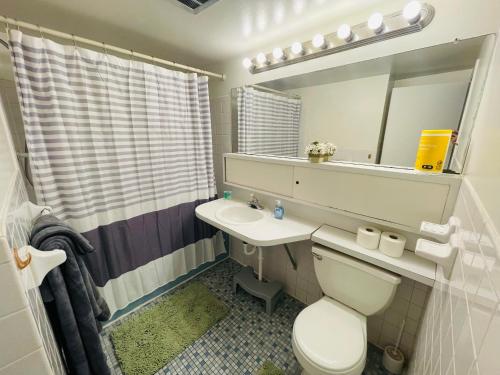 Koupelna v ubytování Modern 1br Near Moss Rehab