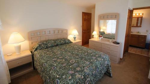 Ένα ή περισσότερα κρεβάτια σε δωμάτιο στο 805 Pittsburgh Avenue #112