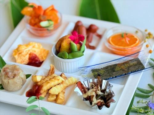 Jídlo v hotelu nebo okolí