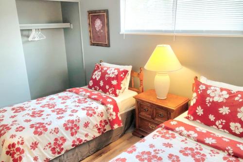 Ένα ή περισσότερα κρεβάτια σε δωμάτιο στο 3BR Home, Pet-Friendly, Fenced Yard Near I-70, I-75, Hospitals, Wright-Patt AFB