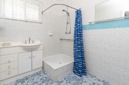 Koupelna v ubytování Lizzie Shack