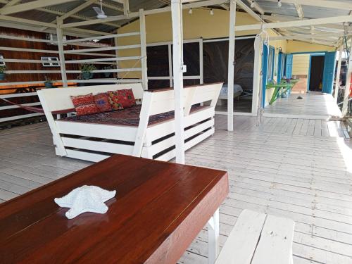 Μπαλκόνι ή βεράντα στο Turtle Garden Lodge