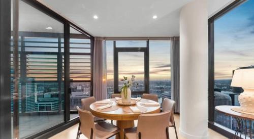 Φωτογραφία από το άλμπουμ του Luxurious 3 Bedroom with Darling Harbour Views στο Σίδνεϊ