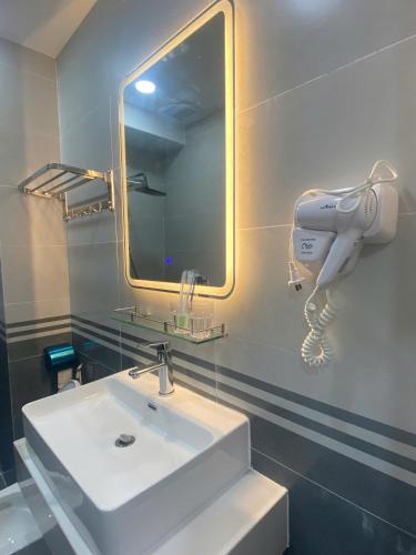 Ένα μπάνιο στο Khách sạn Nữ Vương