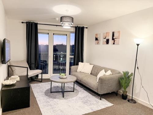 Fotografie z fotogalerie ubytování Stylish 2-Bed Apartment in Central Bolton v destinaci Bolton