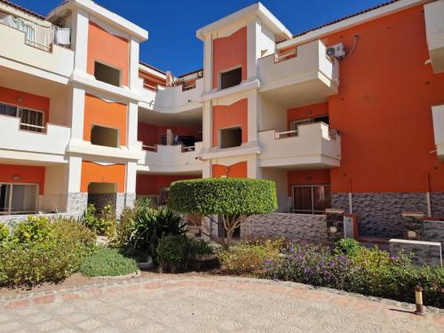 T2 Djadsal Bloco Laranja Perto da Praia e Centro